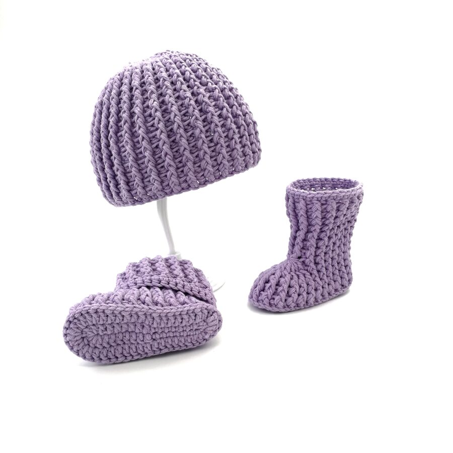 Lavender baby set (Hat and booties)