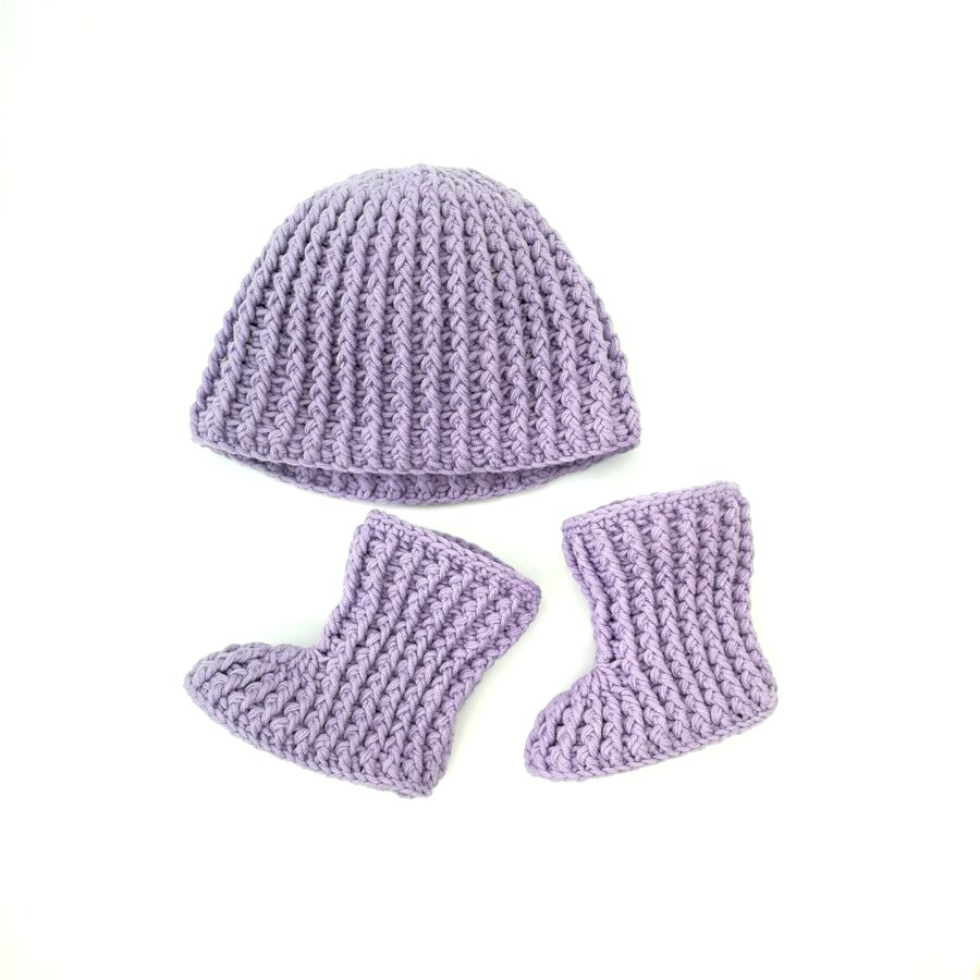 Lavender baby set (Hat and booties)