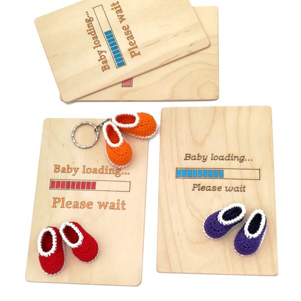 Wooden greeting cards "Baby loading" and keychain with mini booties