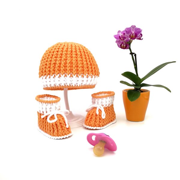 Orange baby set (Hat and booties)